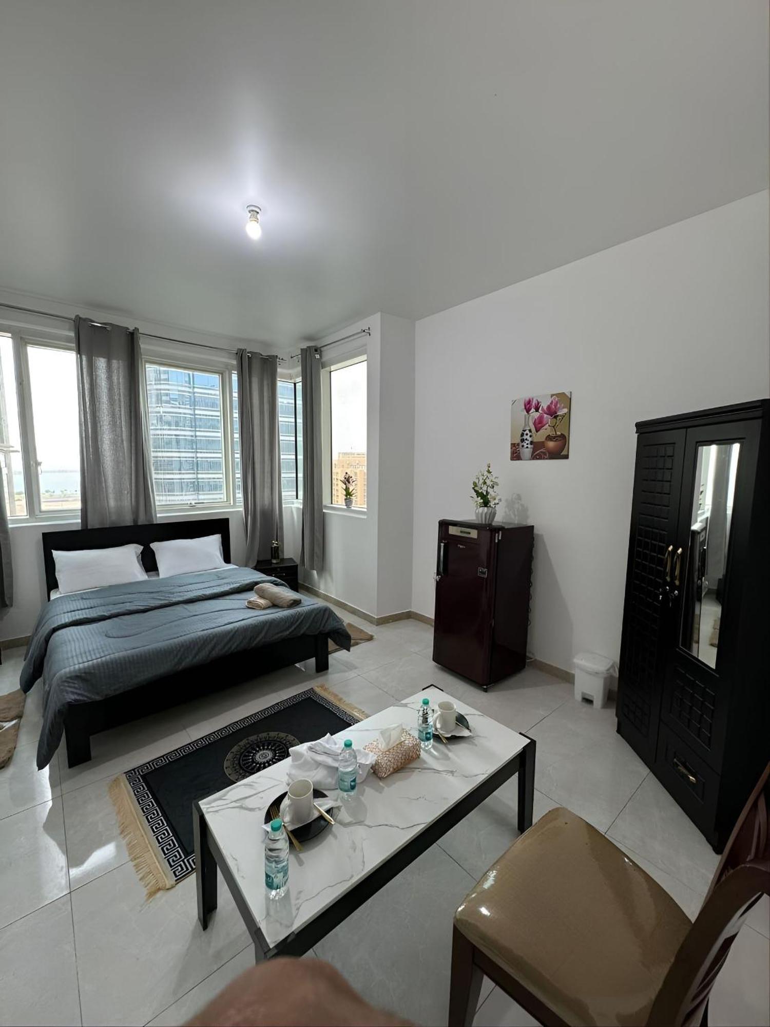 Corniche Street - Extremely Unique Room Abu Dhabi Ngoại thất bức ảnh