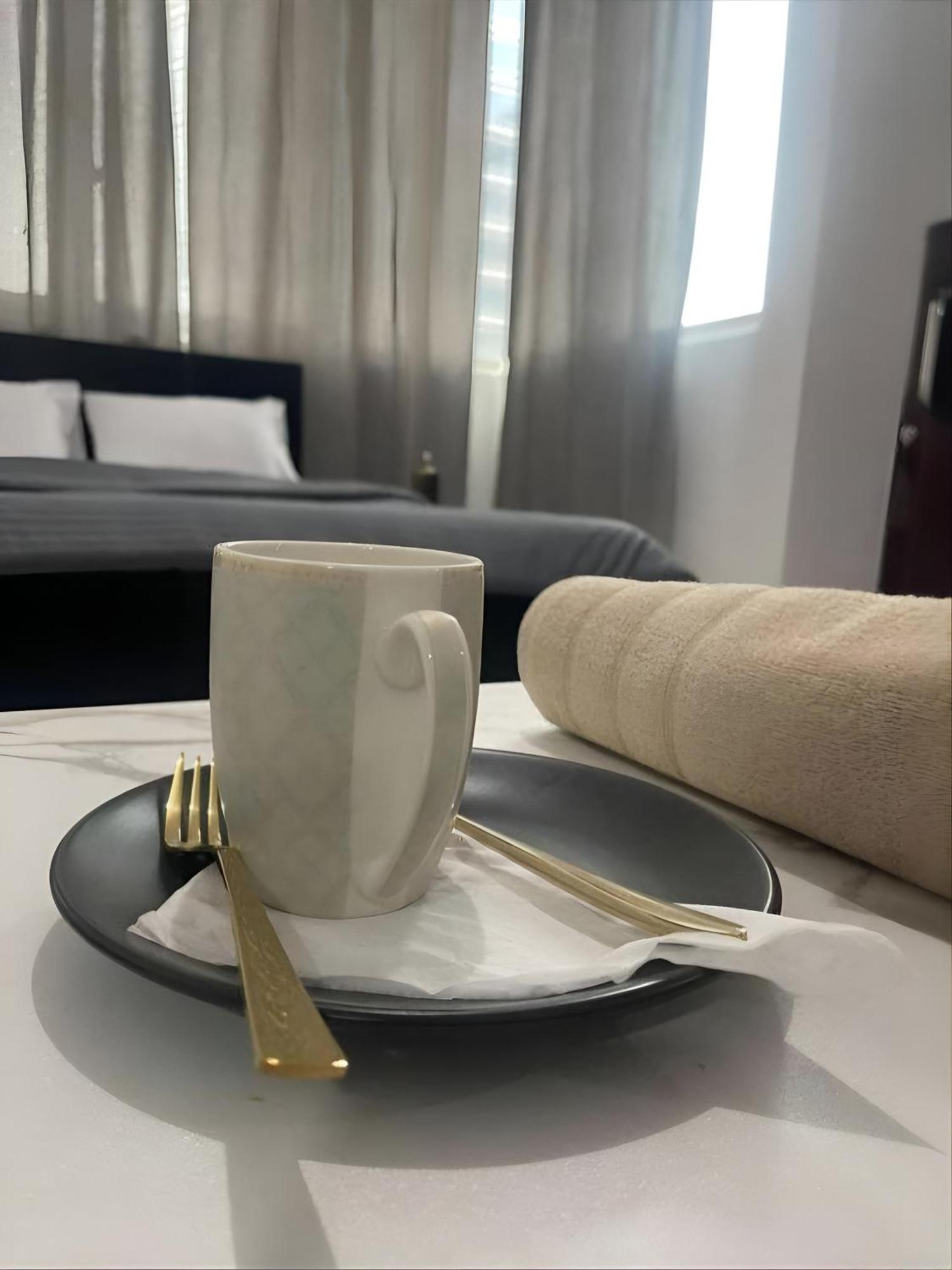 Corniche Street - Extremely Unique Room Abu Dhabi Ngoại thất bức ảnh